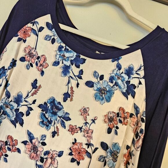 Kut from the Kloth Floral Top - Picture 2 of 7